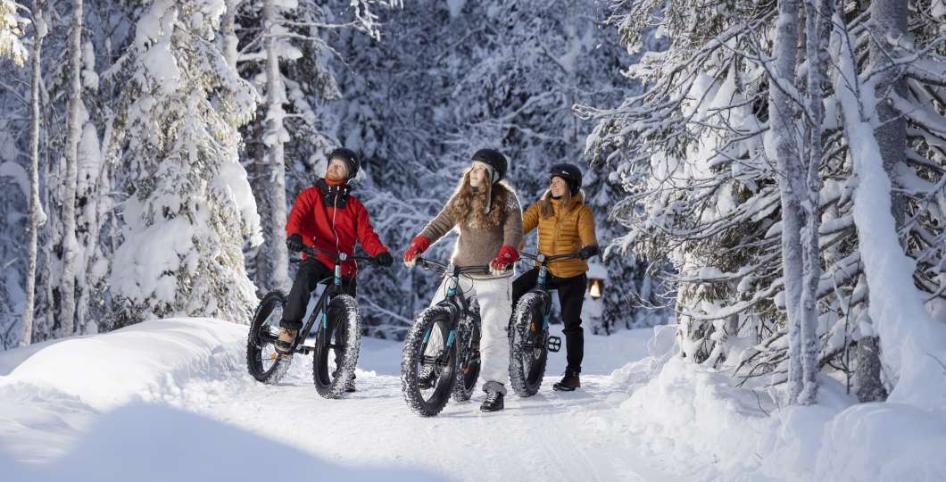 winter e-biking Ruka